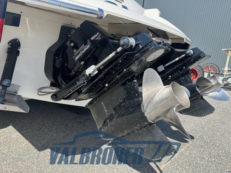 Chris Craft CORSAIR 28