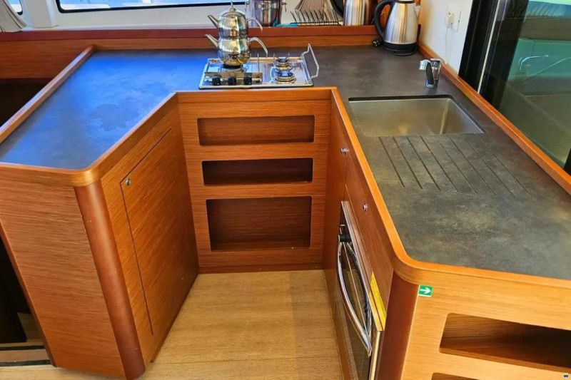 Lagoon 42