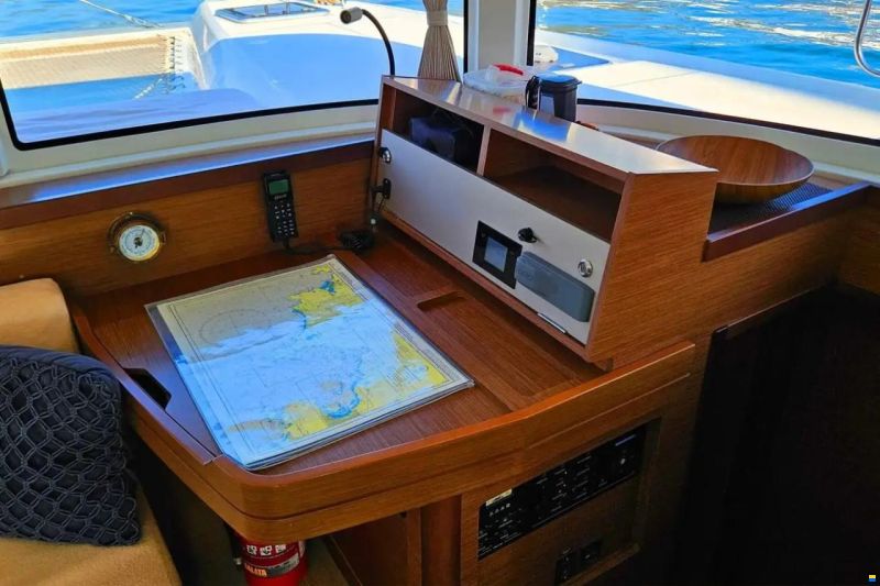Lagoon 42