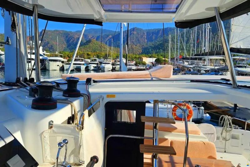 Lagoon 42