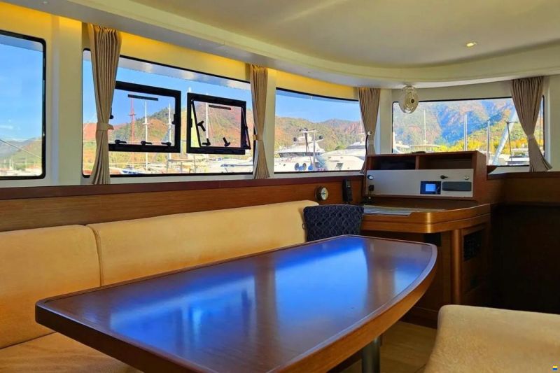 Lagoon 42