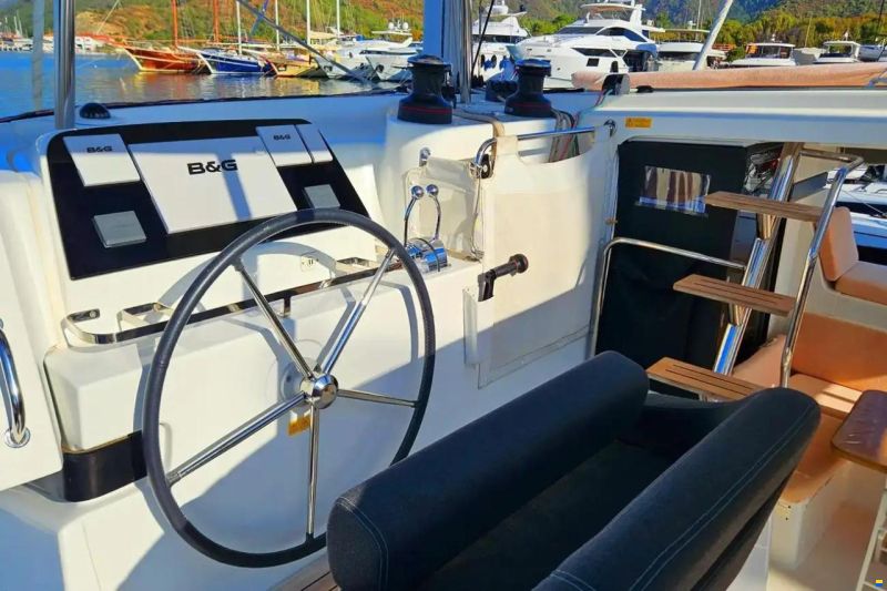 Lagoon 42