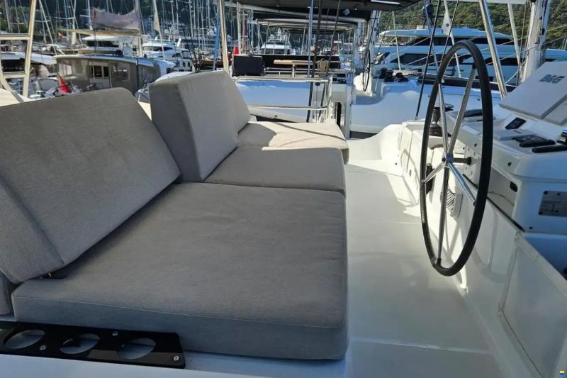 Lagoon 50