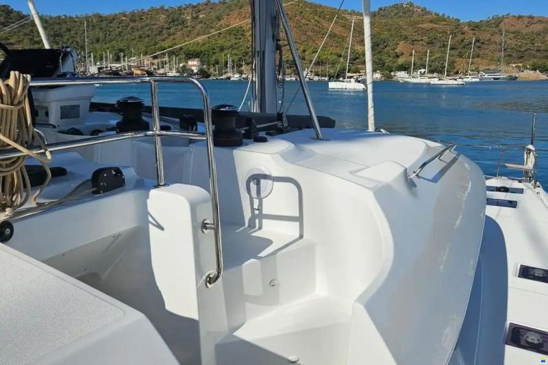 Lagoon 51
