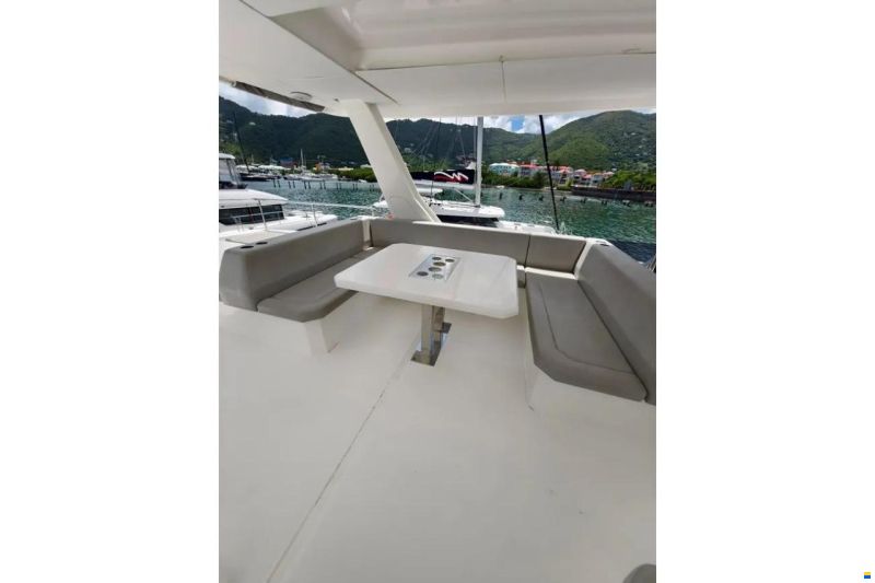 Leopard 53 Powercat