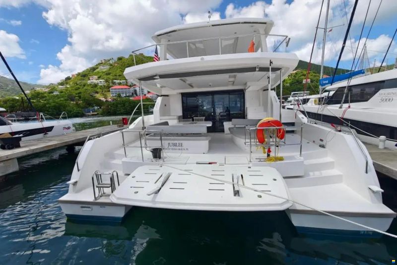 Leopard 53 Powercat