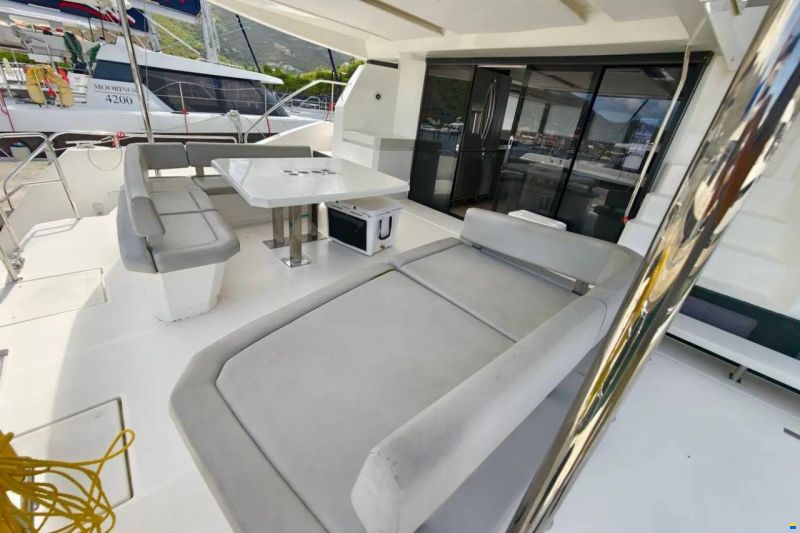 Leopard 53 Powercat