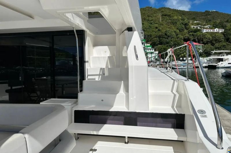 Leopard 53 Powercat