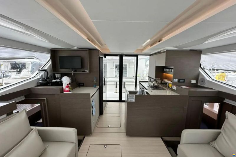 Leopard 40 Powercat