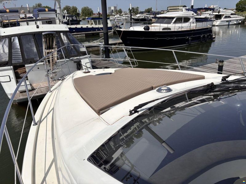 Azimut 46 Fly