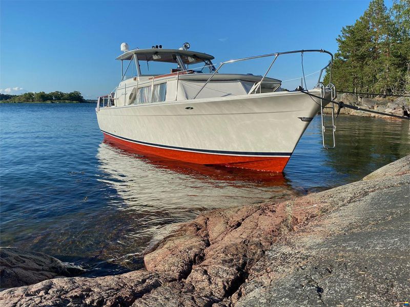 Chris Craft 31 Commander