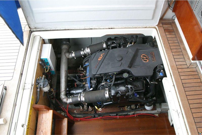 Chris Craft 31 Commander
