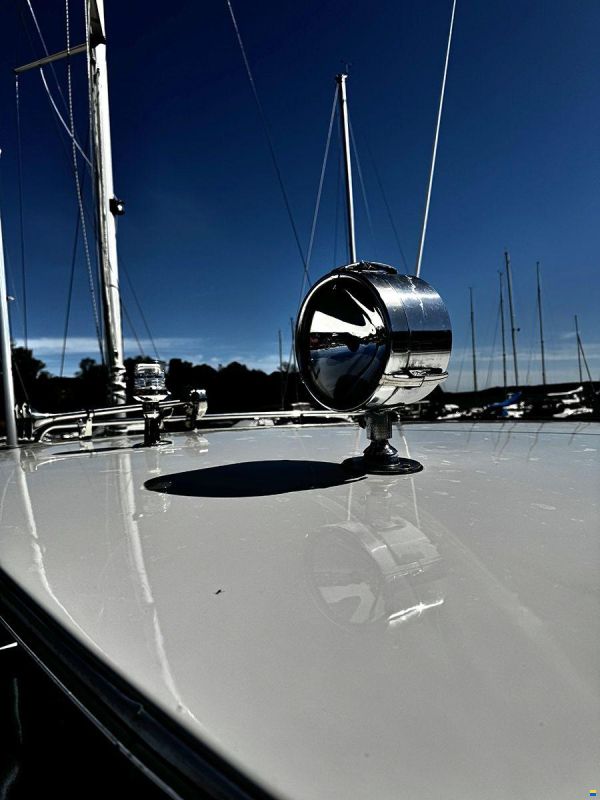 Chris Craft 31 Commander