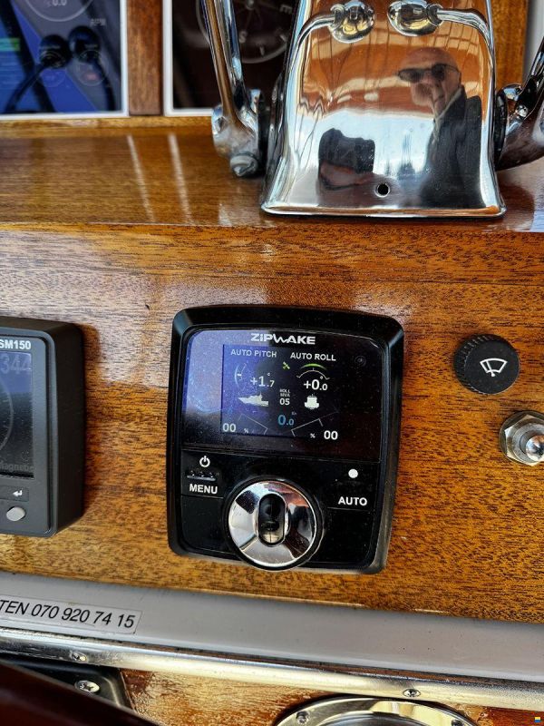 Chris Craft 31 Commander