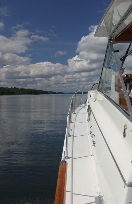 Chris Craft 31 Commander
