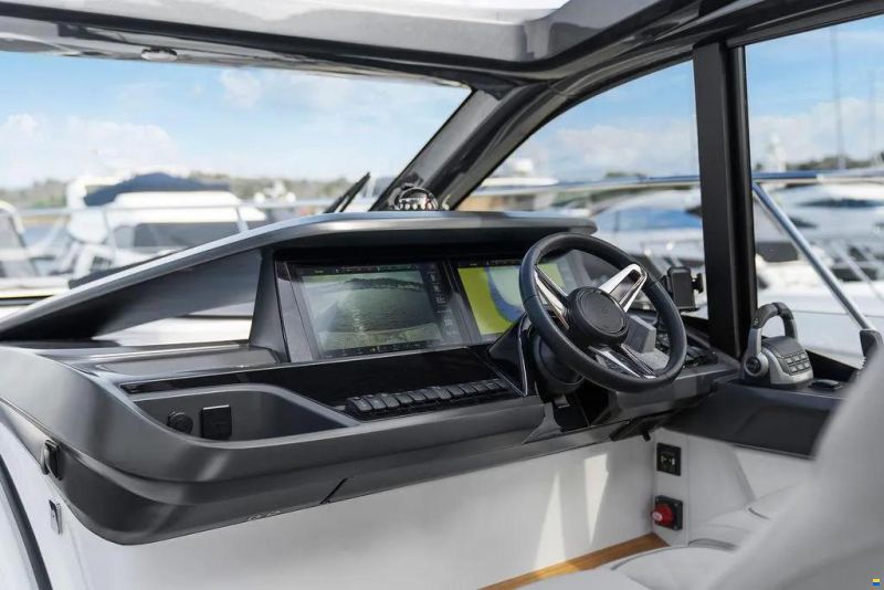 Princess V50 Open