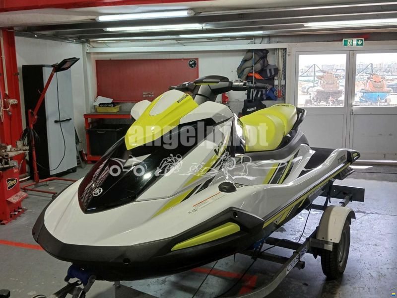 Yamaha VX