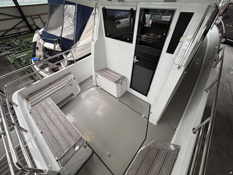Sargo 33 aft door