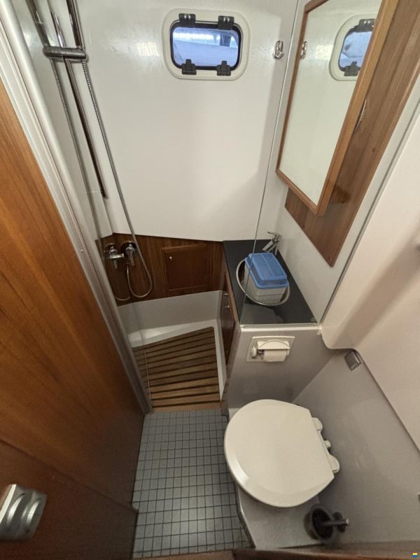 Sargo 33 aft door