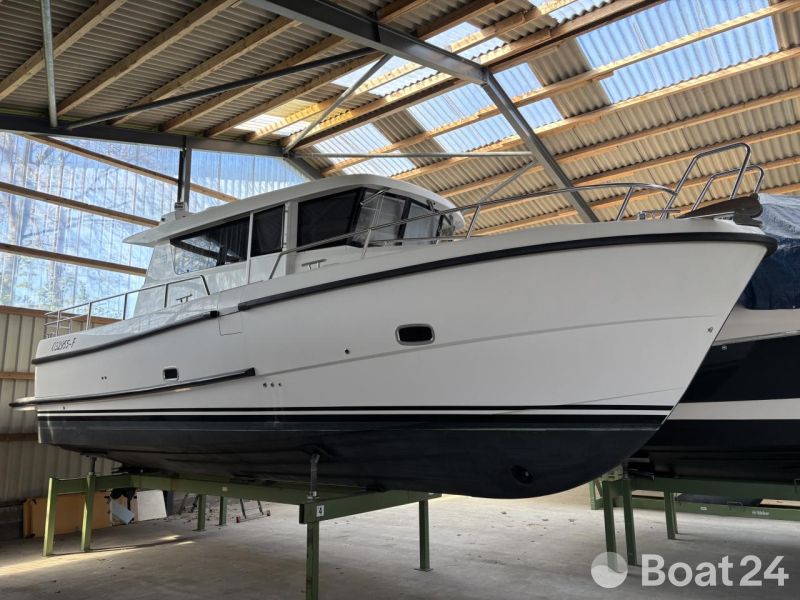 Sargo 33 aft door