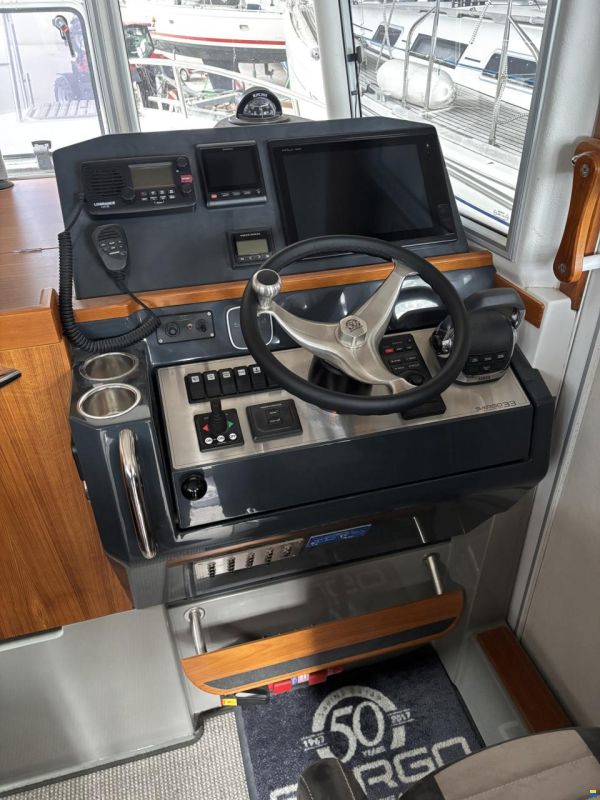 Sargo 33 aft door
