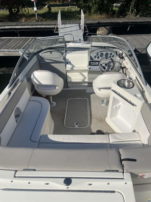 Bayliner 702 Cuddy