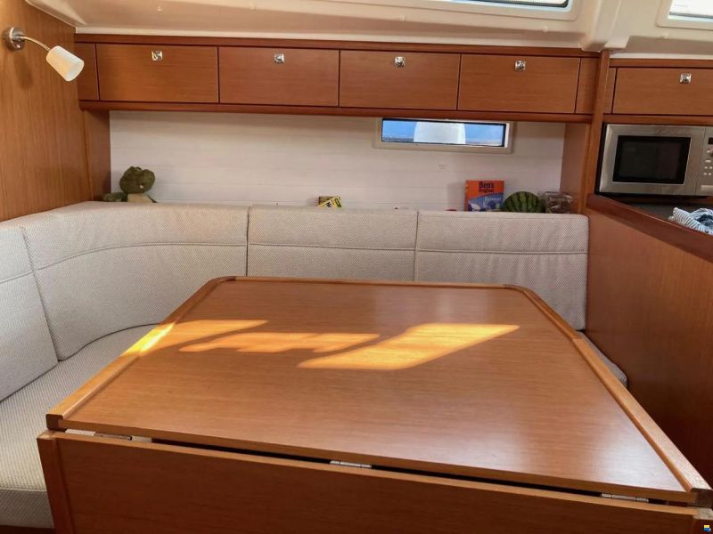 Bavaria Cruiser 37