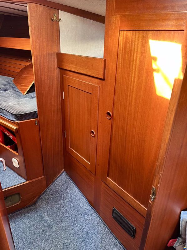 Hallberg-Rassy 352