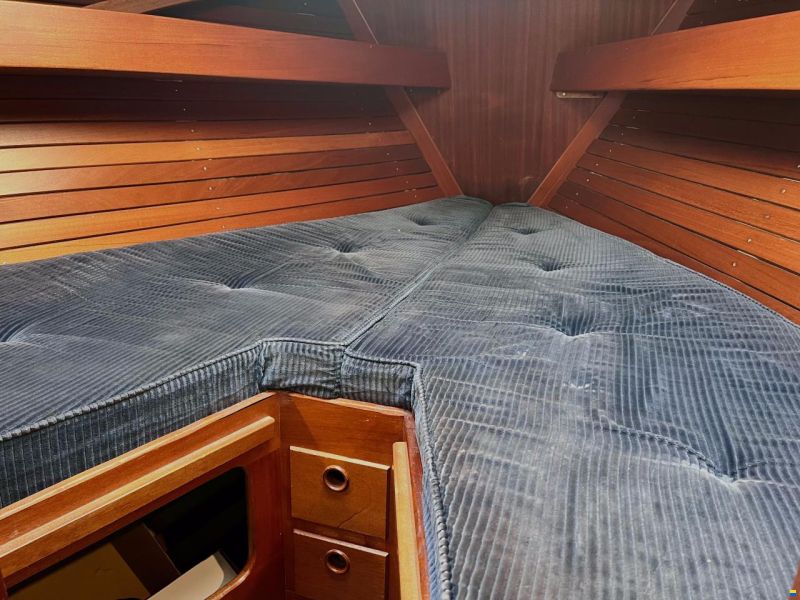 Hallberg-Rassy 352