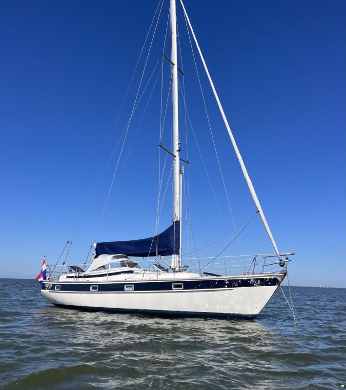 Hallberg-Rassy 352