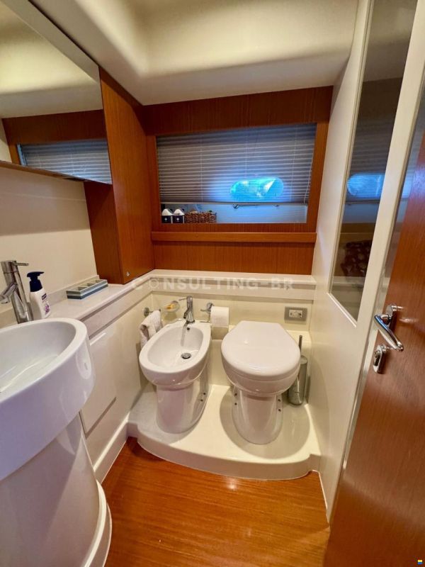 Ferretti 530