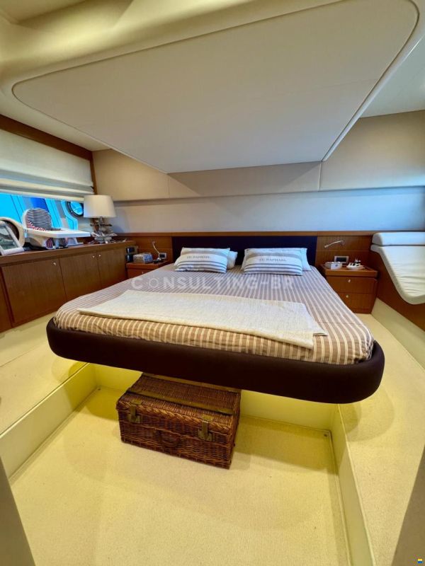 Ferretti 530