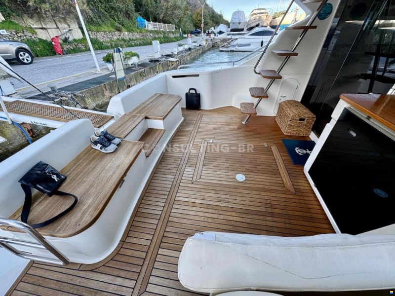 Ferretti 530