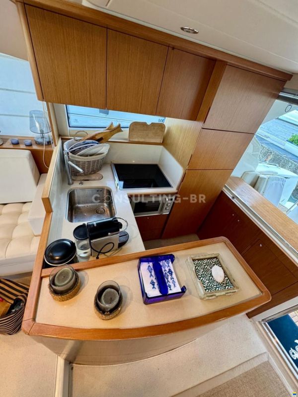 Ferretti 530
