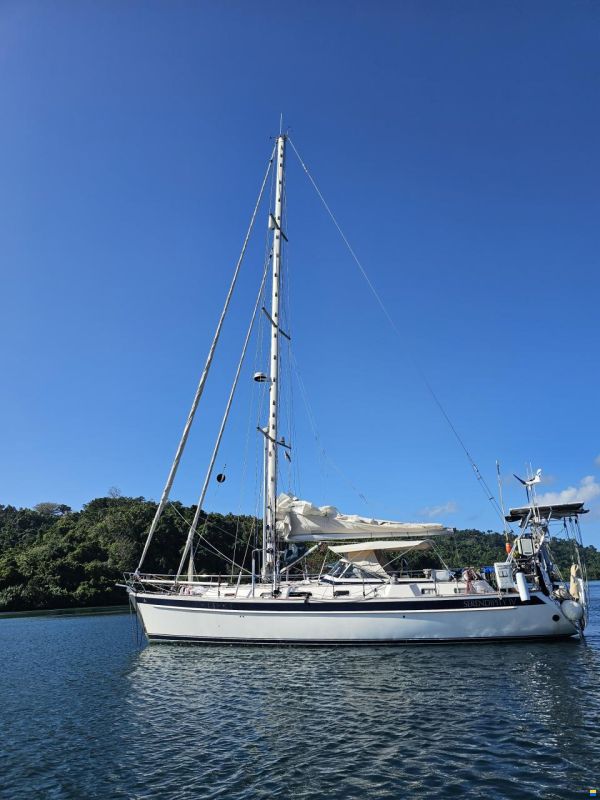 Hallberg-Rassy 43