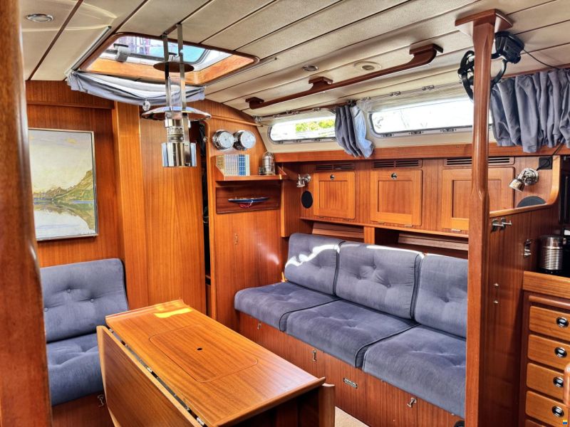 Hallberg-Rassy 43