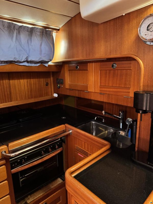 Hallberg-Rassy 43