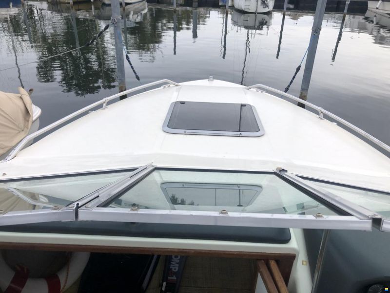 Sea Ray CC 200