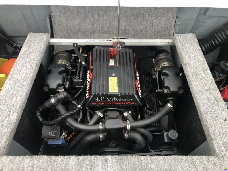 Sea Ray CC 200