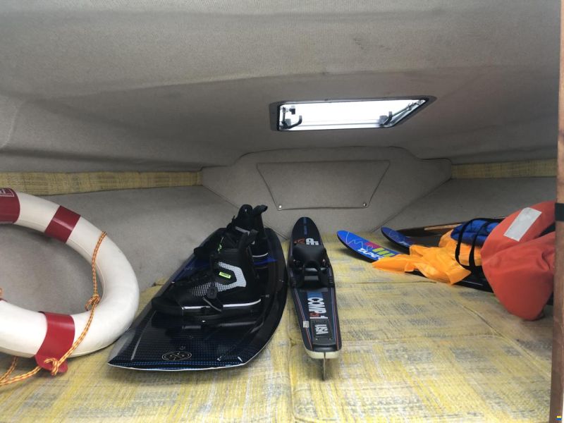 Sea Ray CC 200