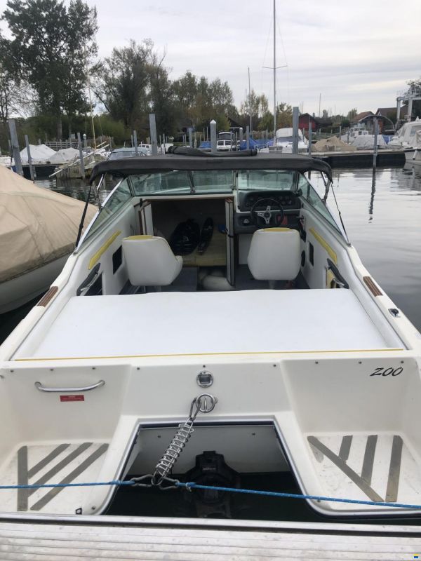 Sea Ray CC 200