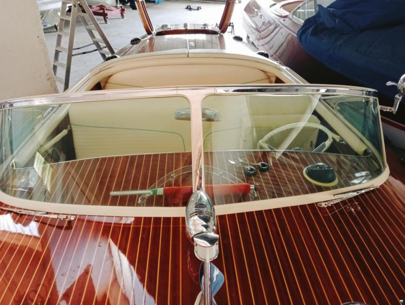 Riva Tritone