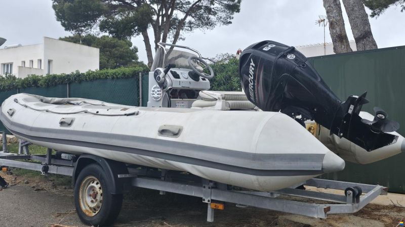Valiant Vanguard 570