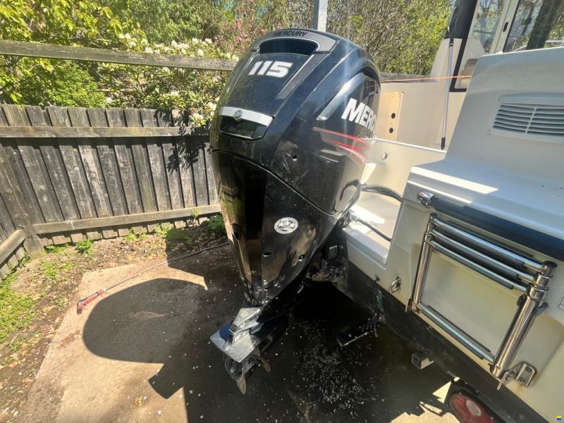 Quicksilver 555 Pilothouse