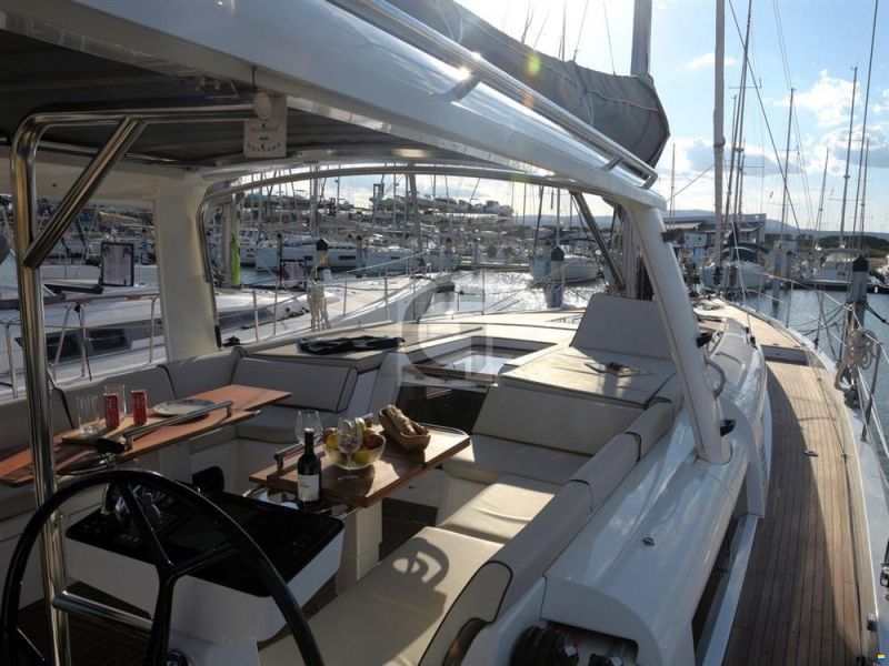 Beneteau Oceanis Yacht 54