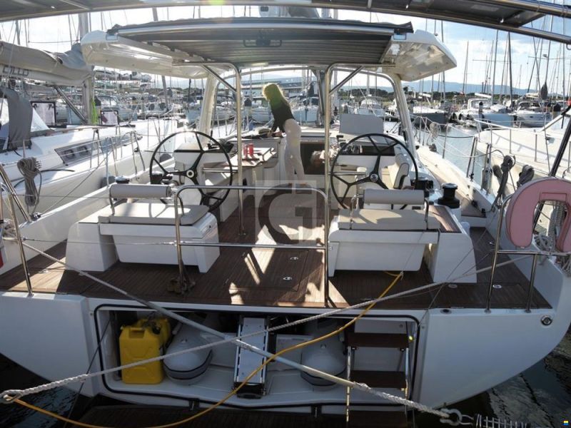 Beneteau Oceanis Yacht 54