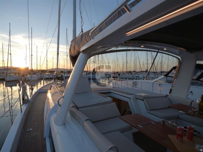 Beneteau Oceanis Yacht 54