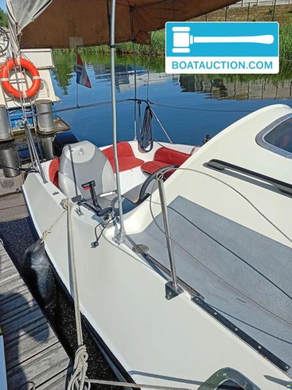 Marine Cox 750
