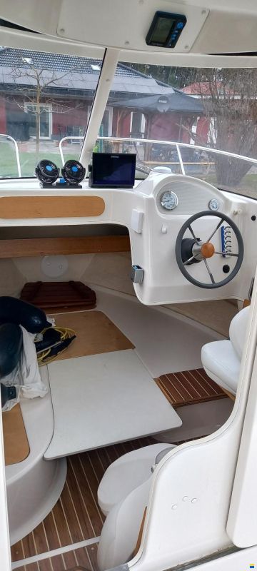 Quicksilver 580 Pilothouse