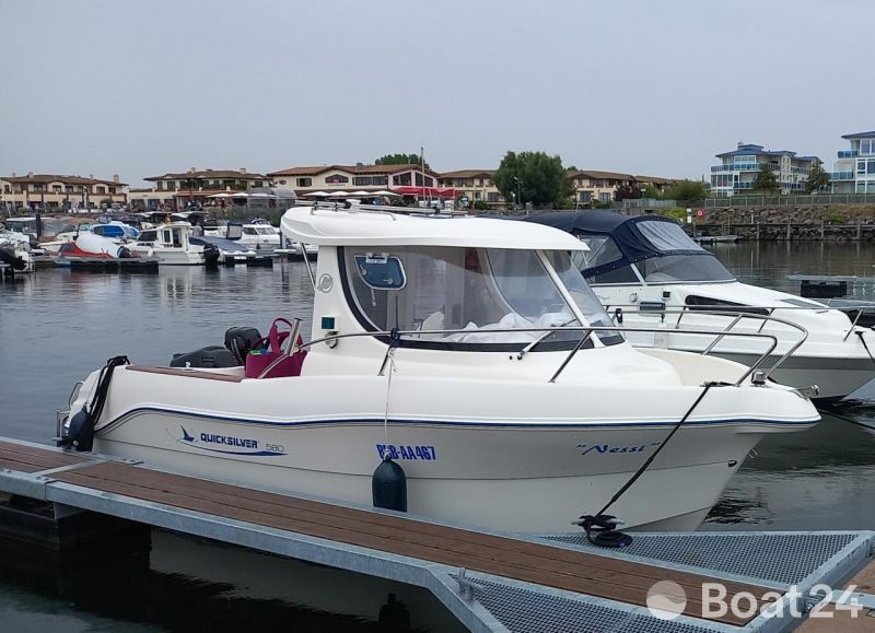 Quicksilver 580 Pilothouse